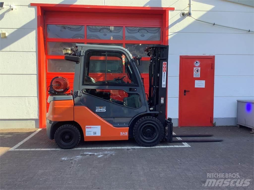 Toyota 8FGF25 Carrelli elevatori GPL