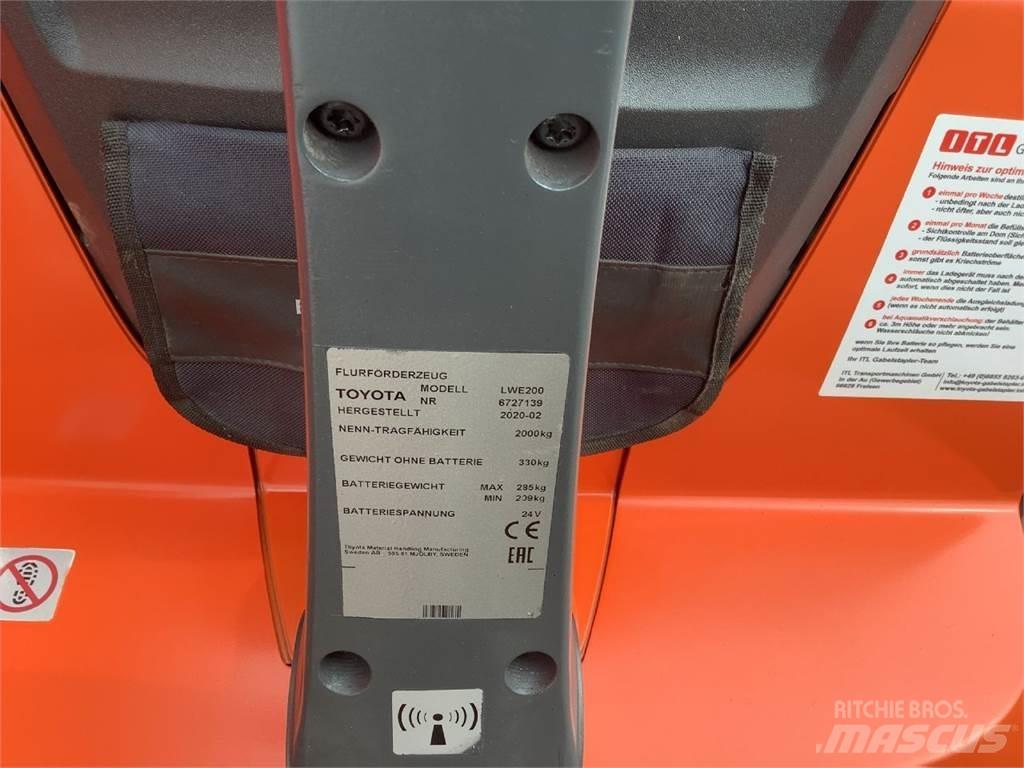Toyota LWE200 Transpallet manuale