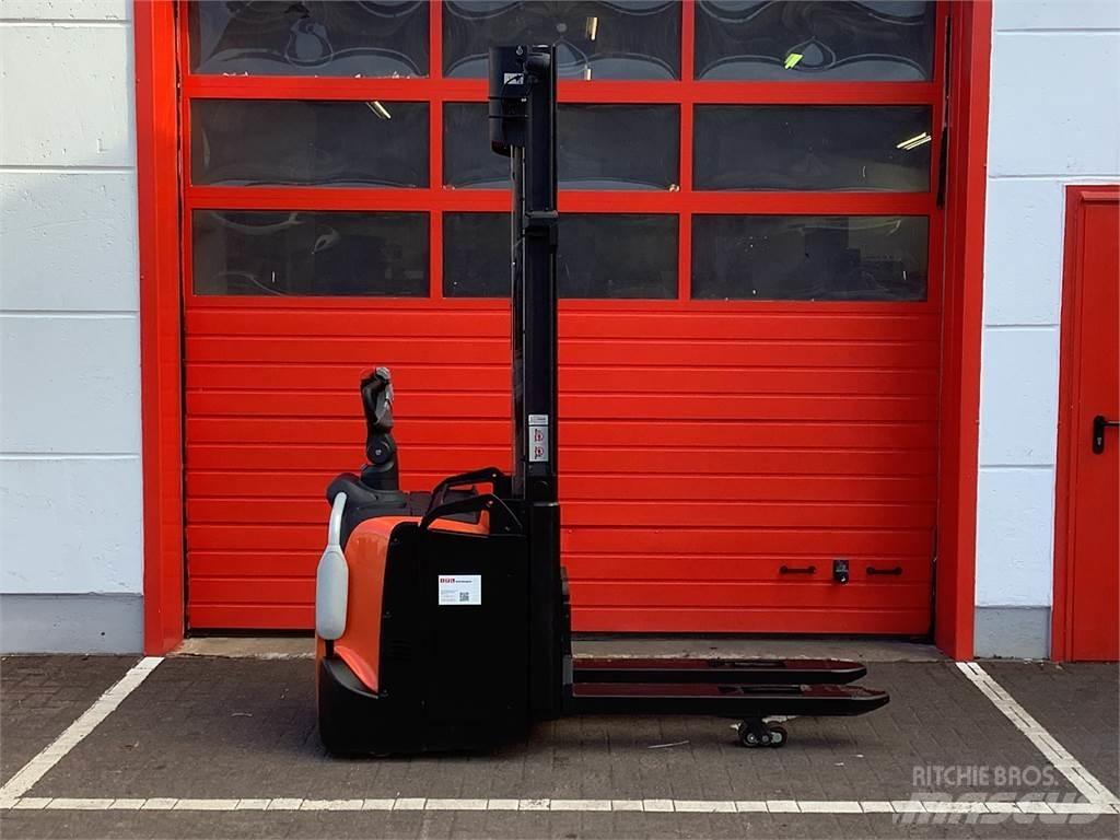 Toyota SPE120L Transpallet uomo a terra