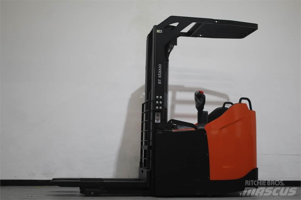 Toyota SPE140 Transpallet uomo a terra