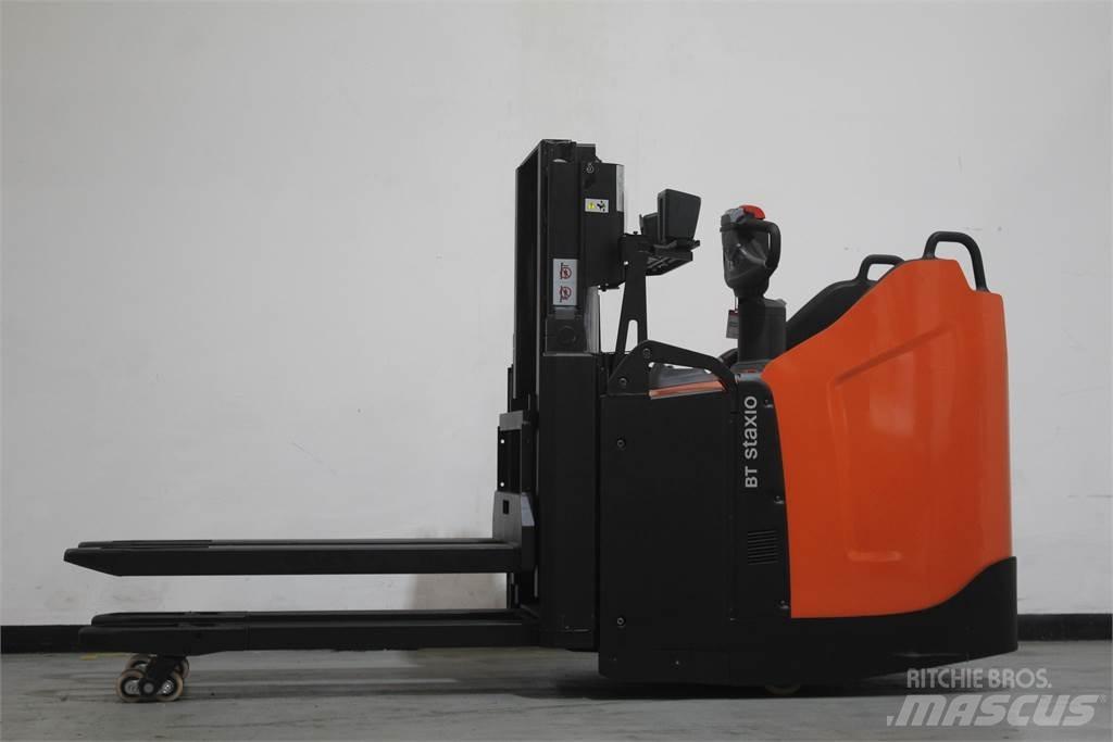 Toyota SPE200D Transpallet uomo a terra