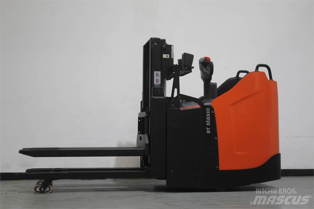 Toyota SPE200D Transpallet uomo a terra