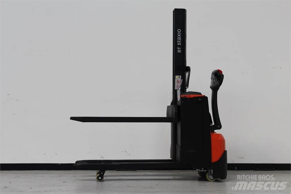 Toyota SWE080L Transpallet uomo a terra