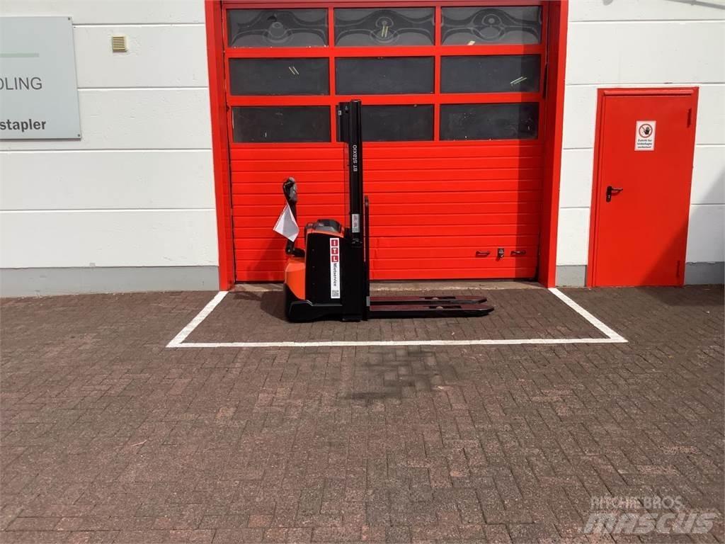 Toyota SWE120 Transpallet uomo a terra