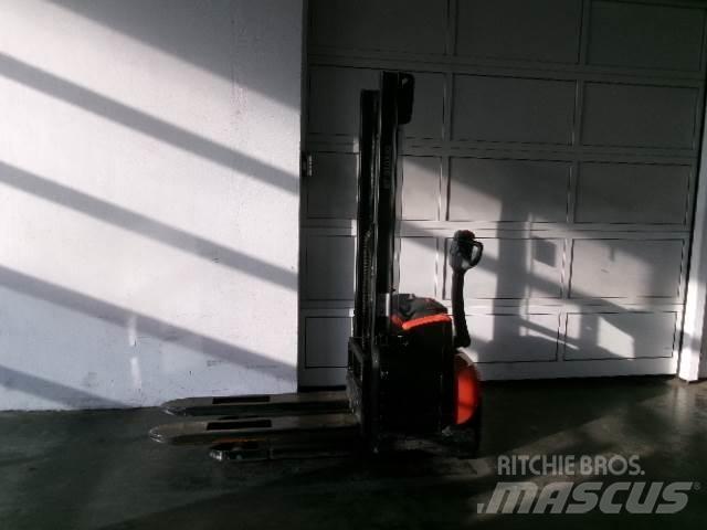 Toyota SWE120 Transpallet uomo a terra