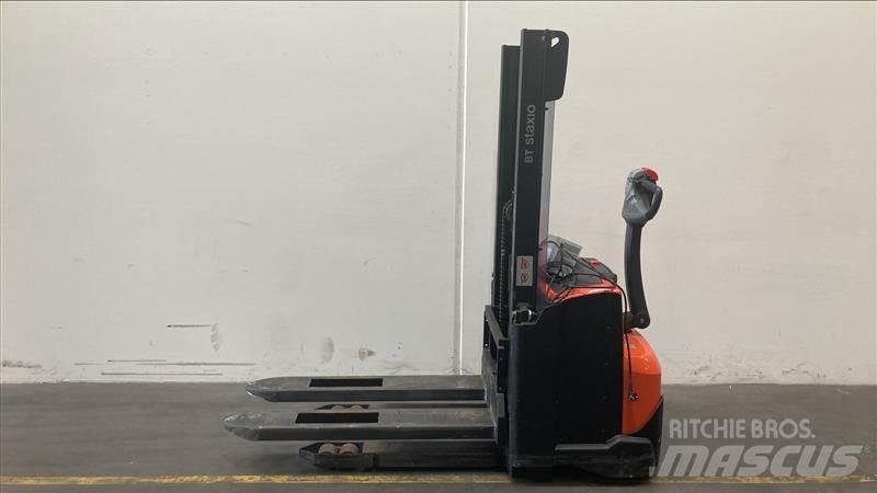 Toyota SWE120 Transpallet uomo a terra