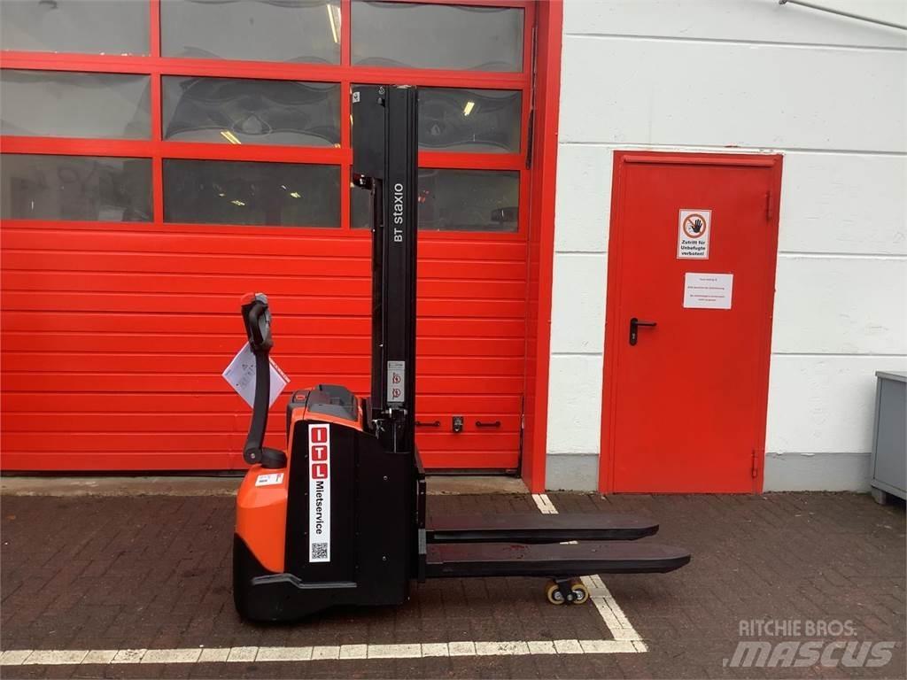 Toyota SWE120L Transpallet uomo a terra