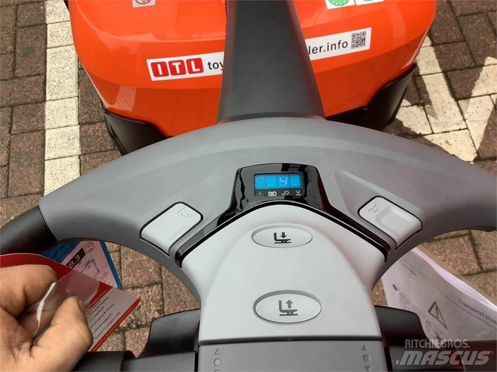 Toyota SWE120L Transpallet uomo a terra
