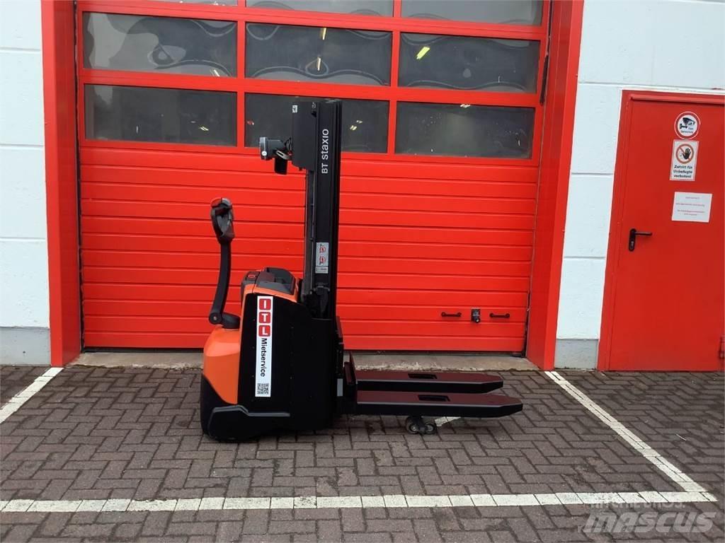 Toyota SWE120L Transpallet uomo a terra