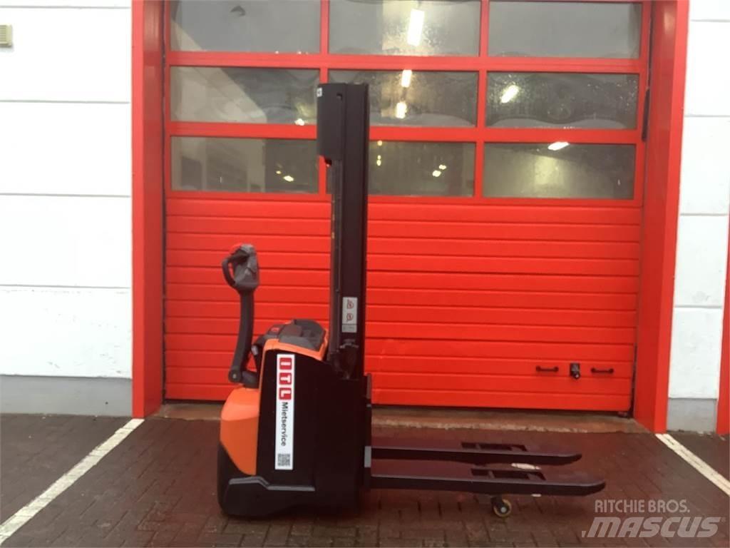 Toyota SWE120L Transpallet uomo a terra