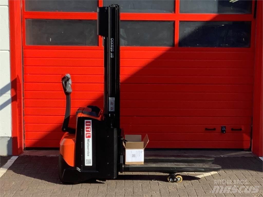 Toyota SWE120L Transpallet uomo a terra