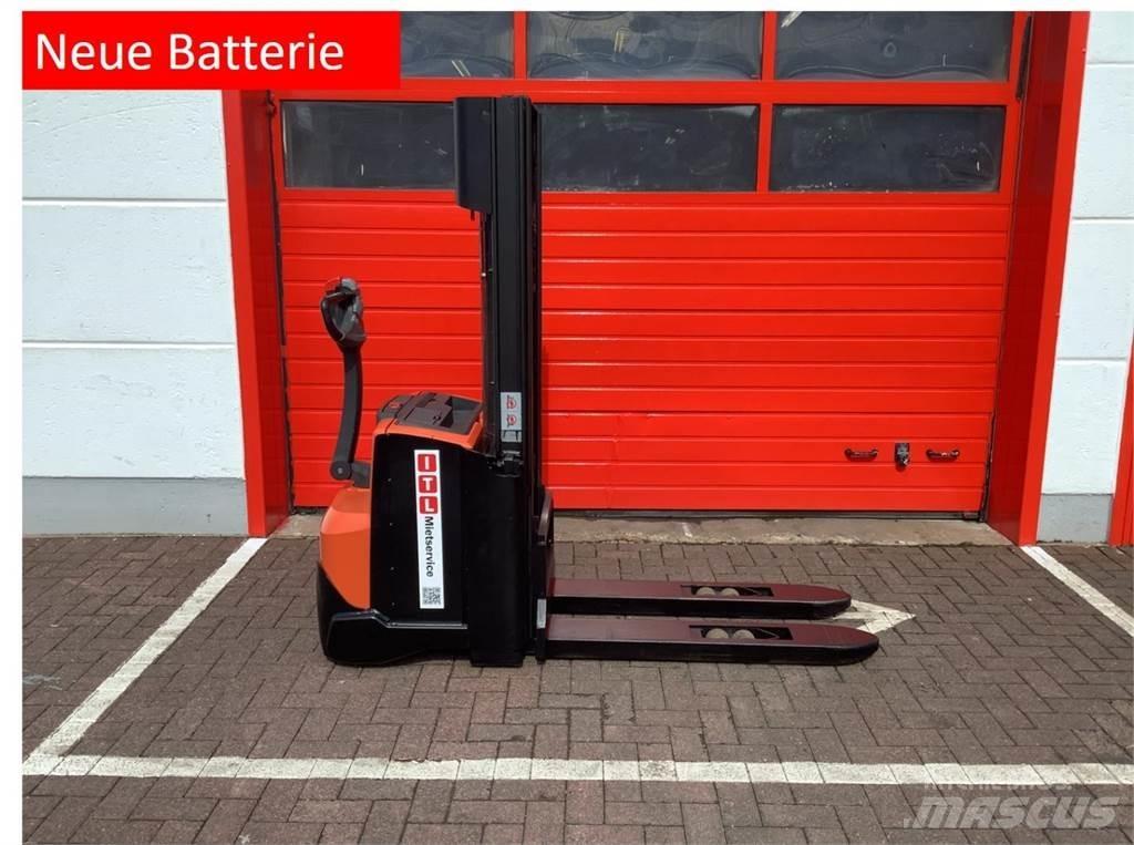Toyota SWE140 Transpallet uomo a terra