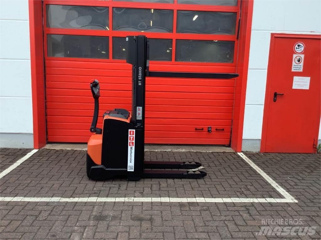 Toyota SWE140 Transpallet uomo a terra