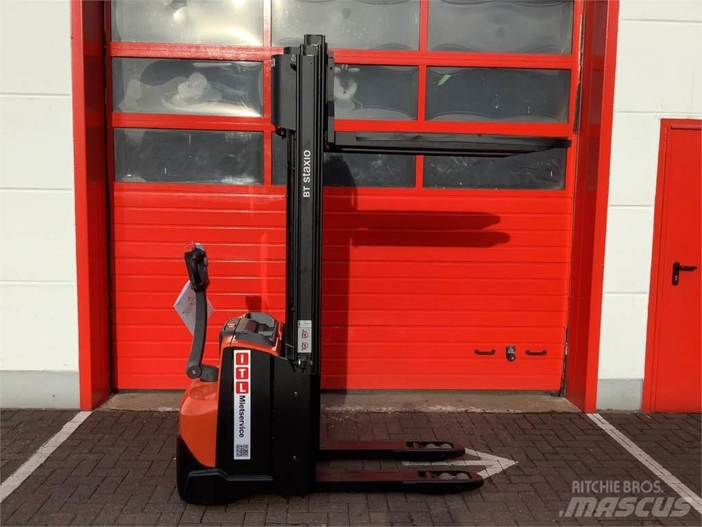 Toyota SWE140L Transpallet uomo a terra
