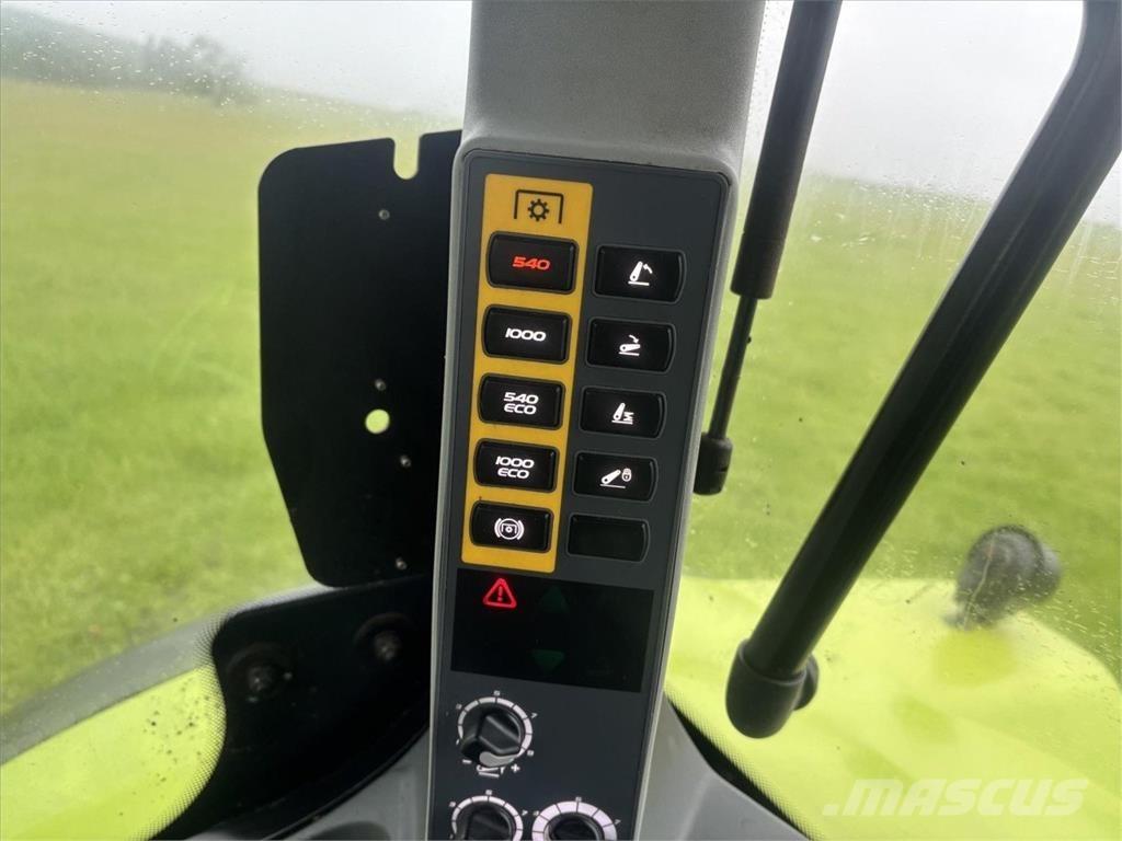 CLAAS ARION 610 Trattori