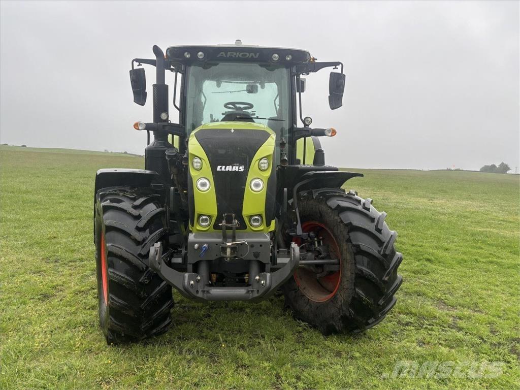 CLAAS ARION 610 Trattori