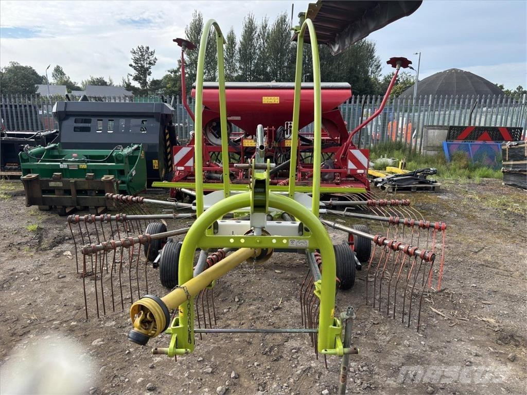 CLAAS LINER 450 Ranghinatori