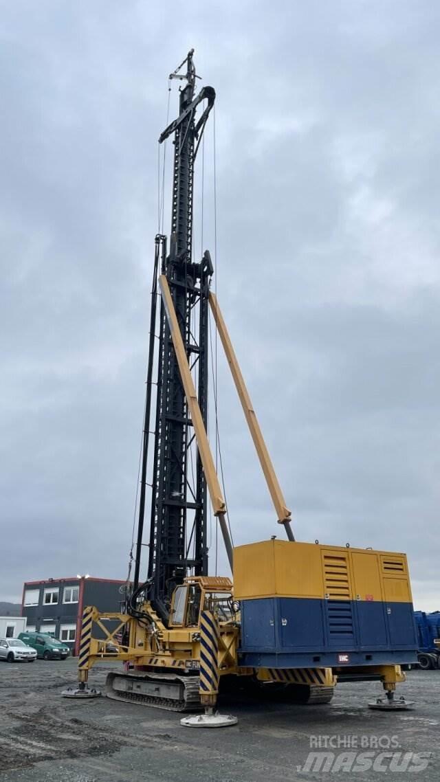 IHC Fundex F12SE Camion altro