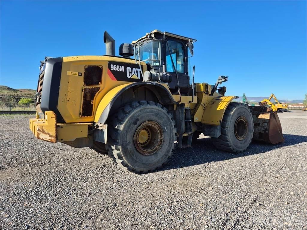 CAT 966M Pale gommate