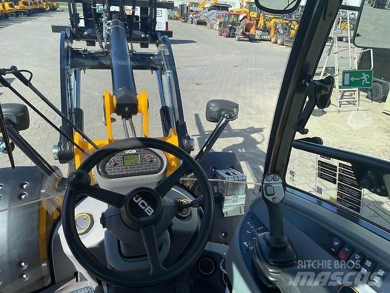 JCB 409 Pale gommate
