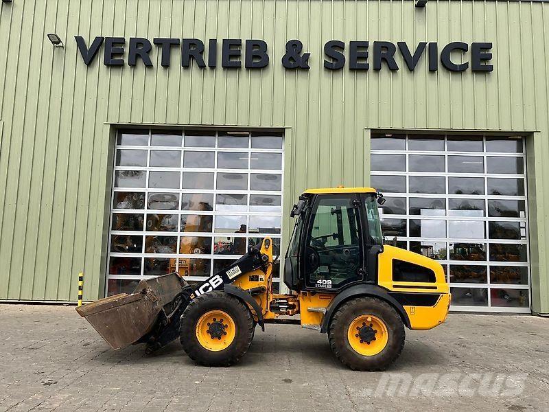 JCB 409 Pale gommate