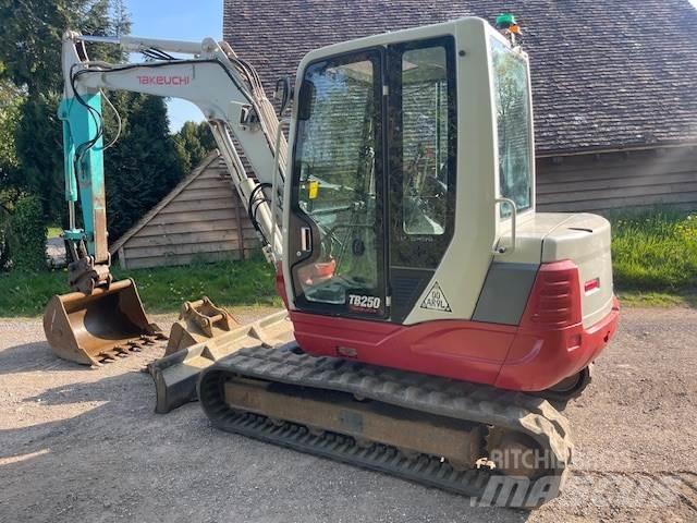 Takeuchi TB250 Escavatori medi 7t - 12t