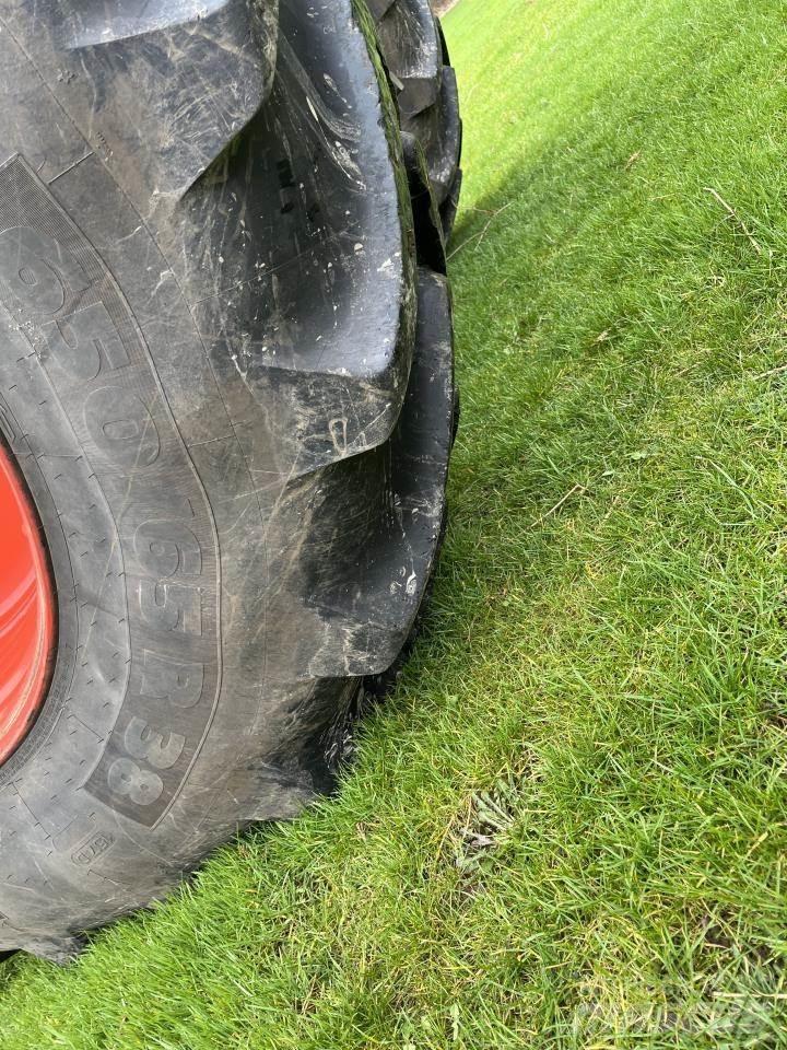 CLAAS ARION 640 Trattori