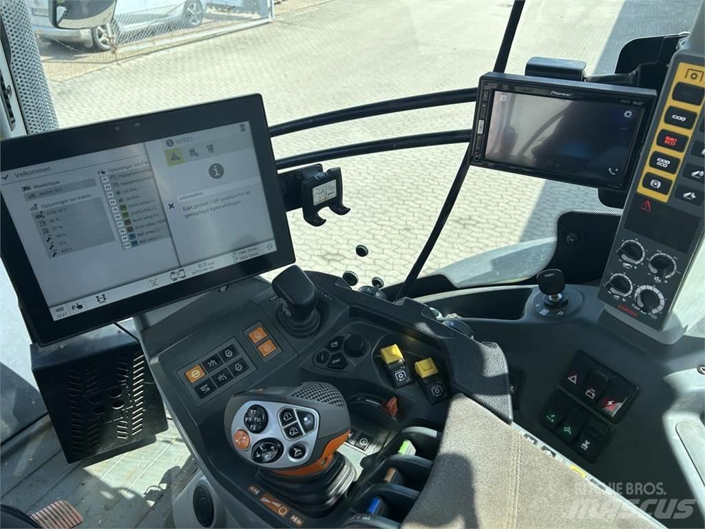 CLAAS AXION 870 Trattori