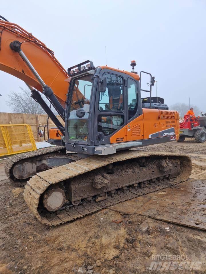 Doosan 255-5 Escavatori cingolati