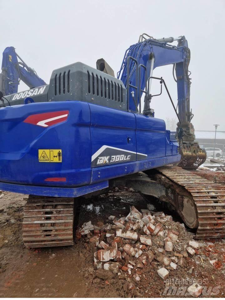 Doosan DX300LC-7 Escavatori cingolati