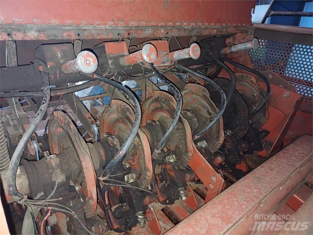 Hesston 4900 Presse quadre