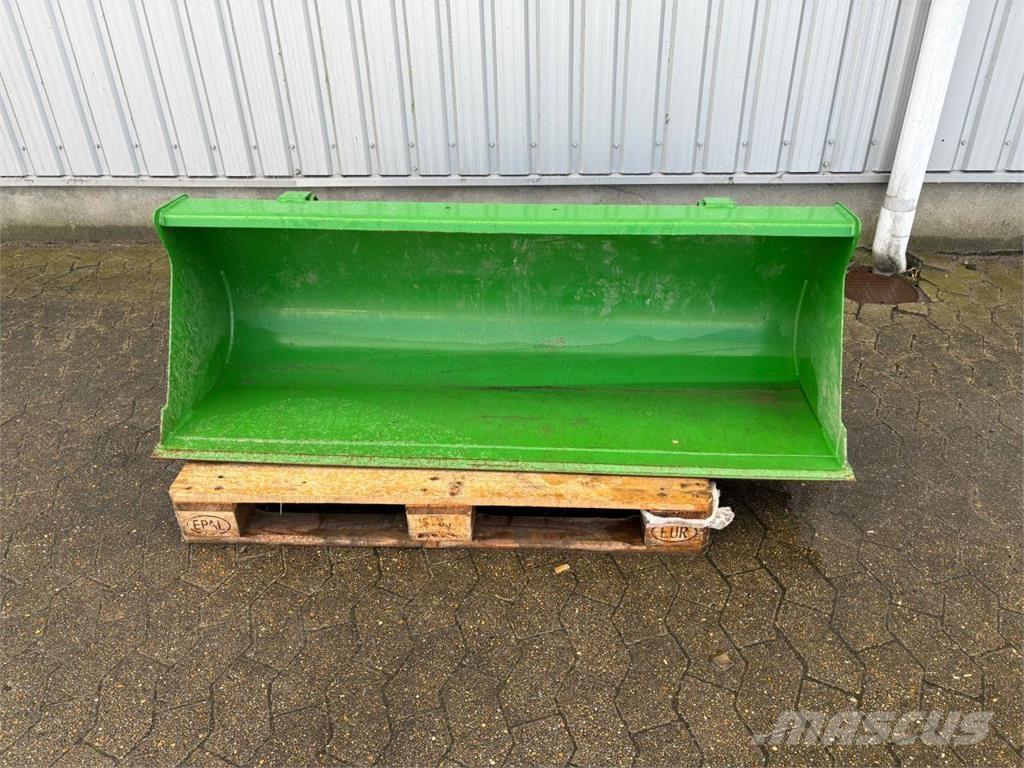 John Deere 160 CM Manutenzione verde e strade – Altro