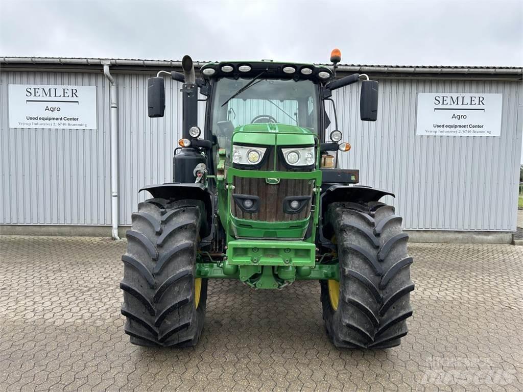John Deere 6215R Trattori