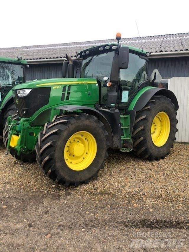 John Deere 6250R Trattori