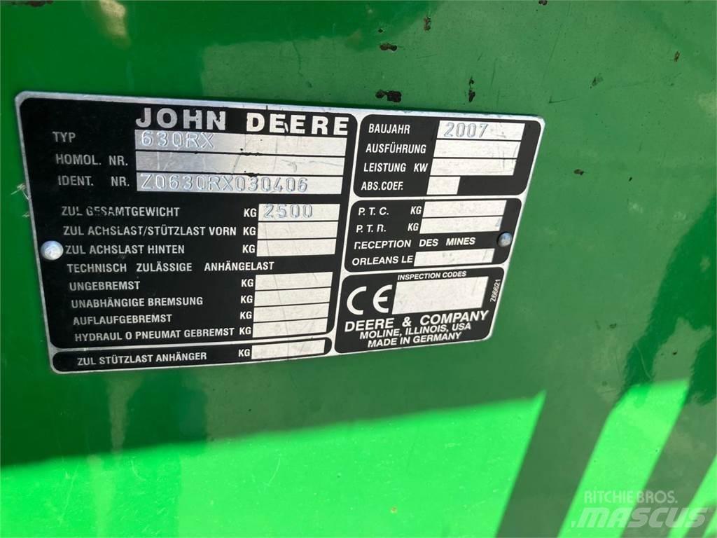 John Deere 630R Testate per mietitrebbie