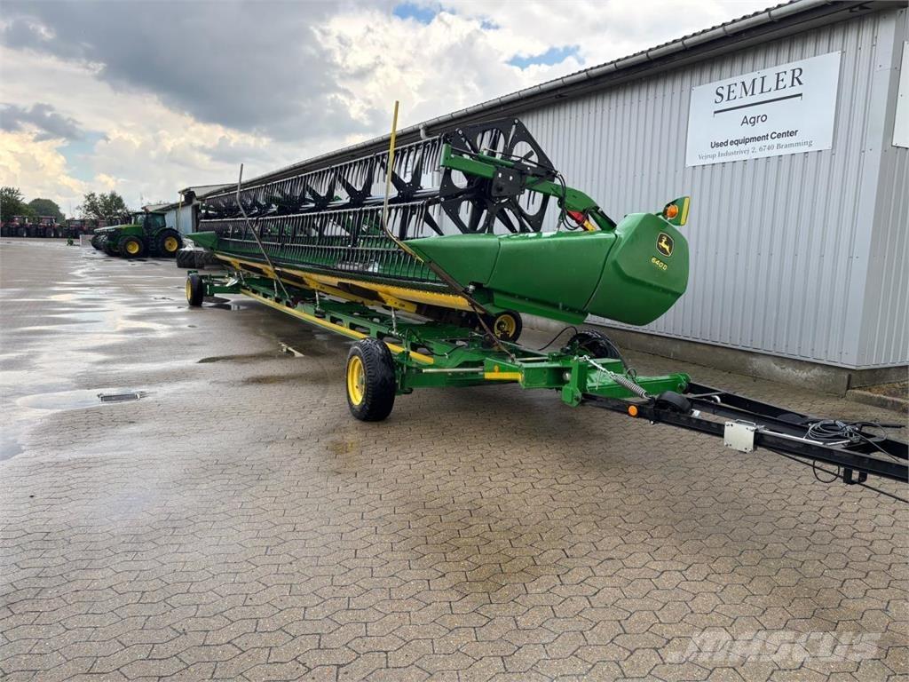 John Deere 640D Testate per mietitrebbie