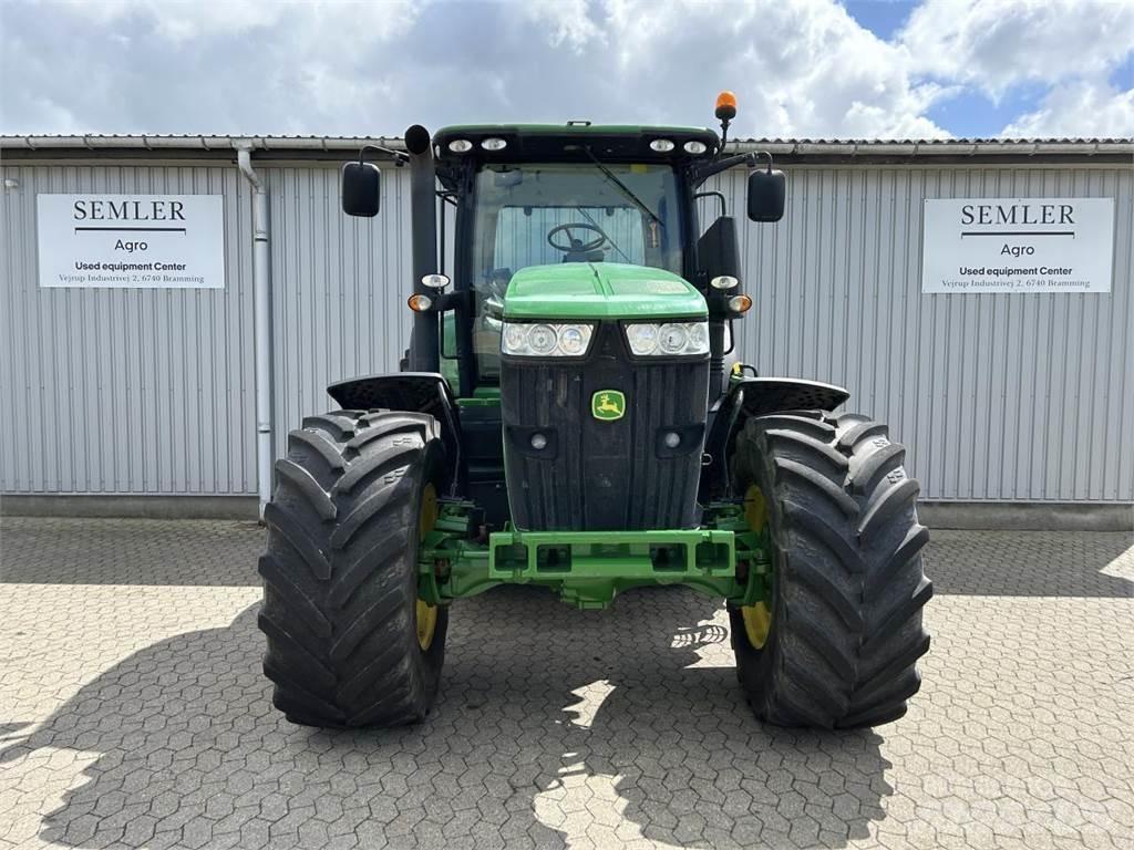 John Deere 7230R Trattori