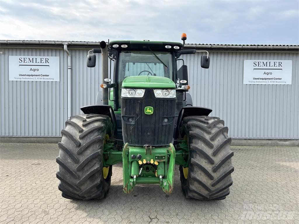John Deere 7230R Trattori