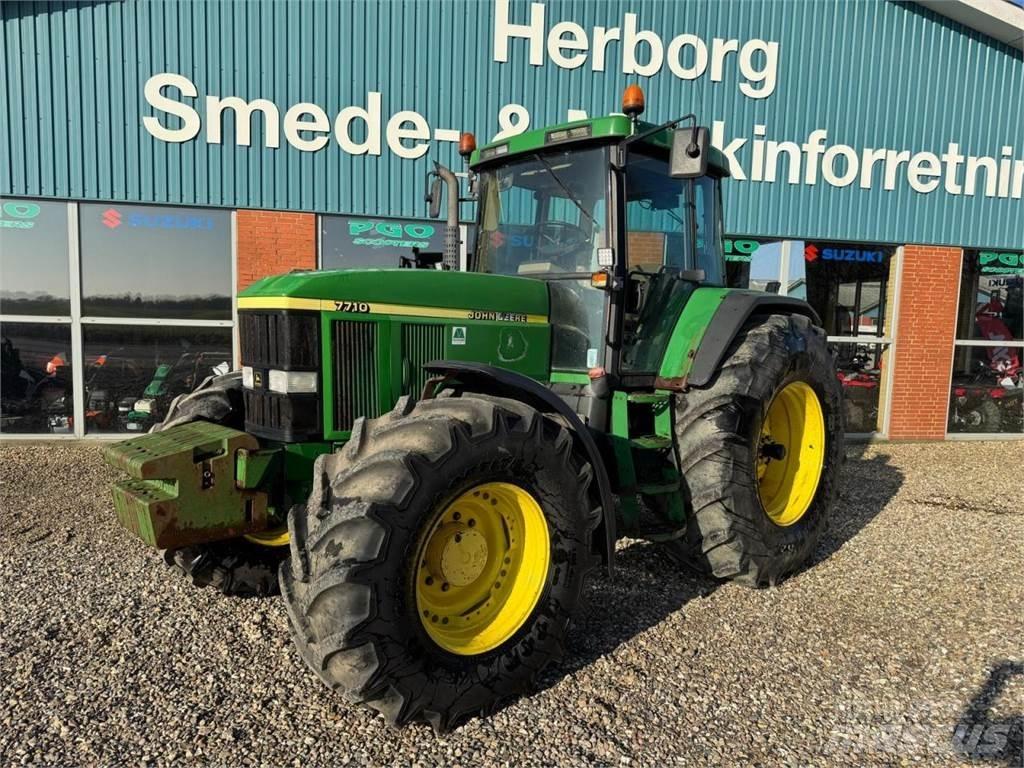John Deere 7710 Trattori