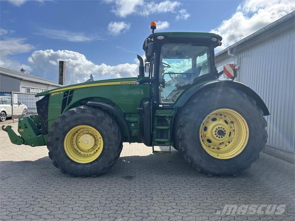 John Deere 8320R Trattori