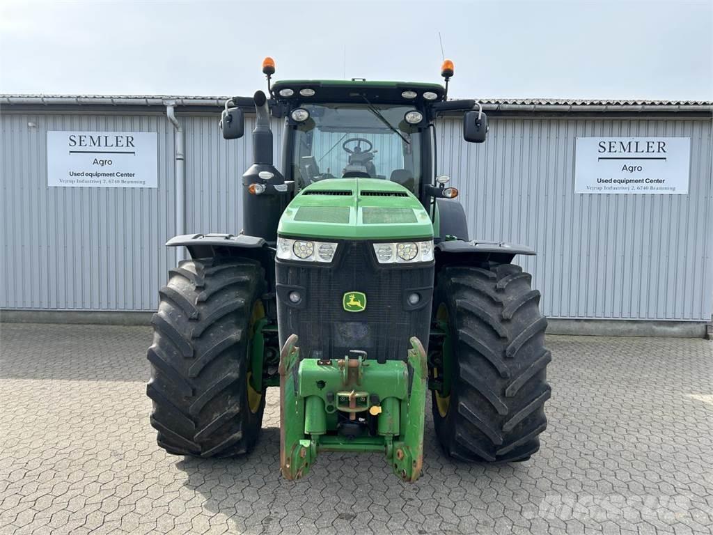 John Deere 8320R Trattori