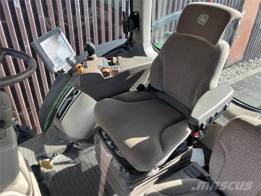 John Deere 8320R Trattori