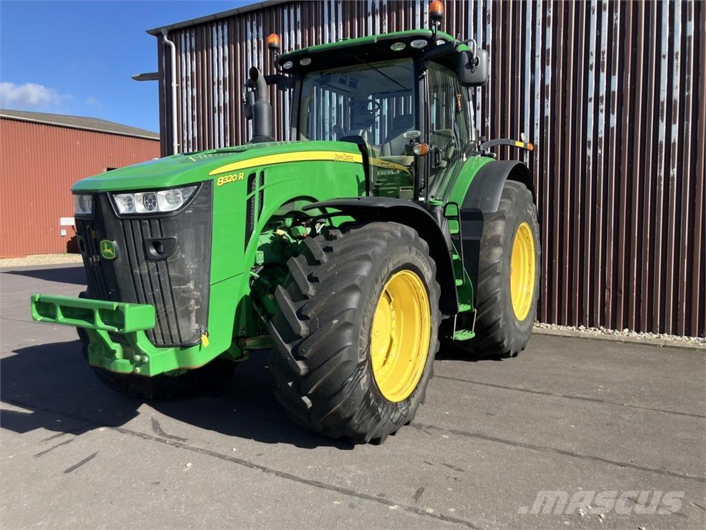 John Deere 8320R Trattori