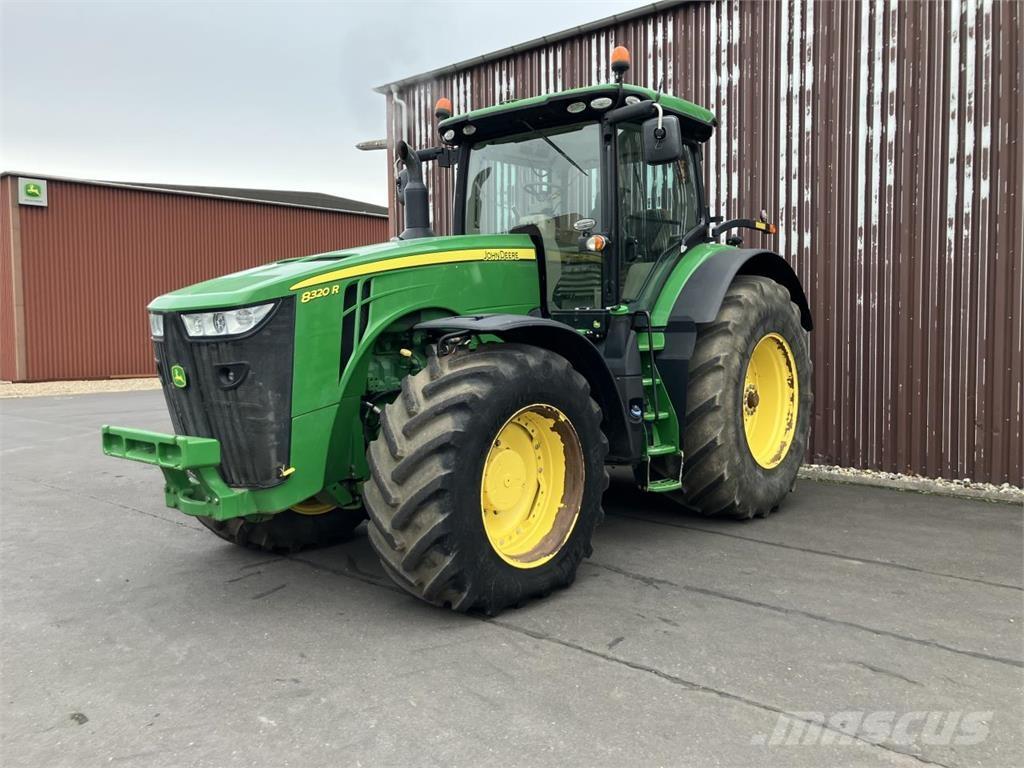 John Deere 8320R Trattori