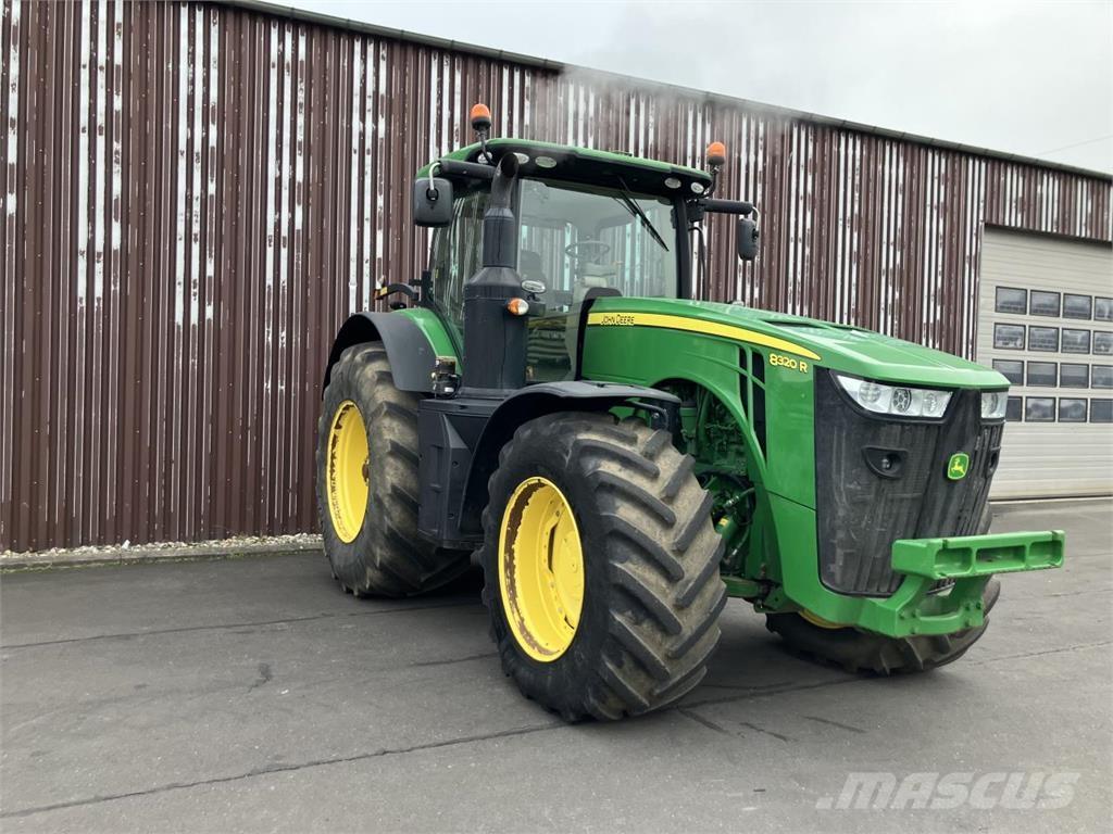 John Deere 8320R Trattori