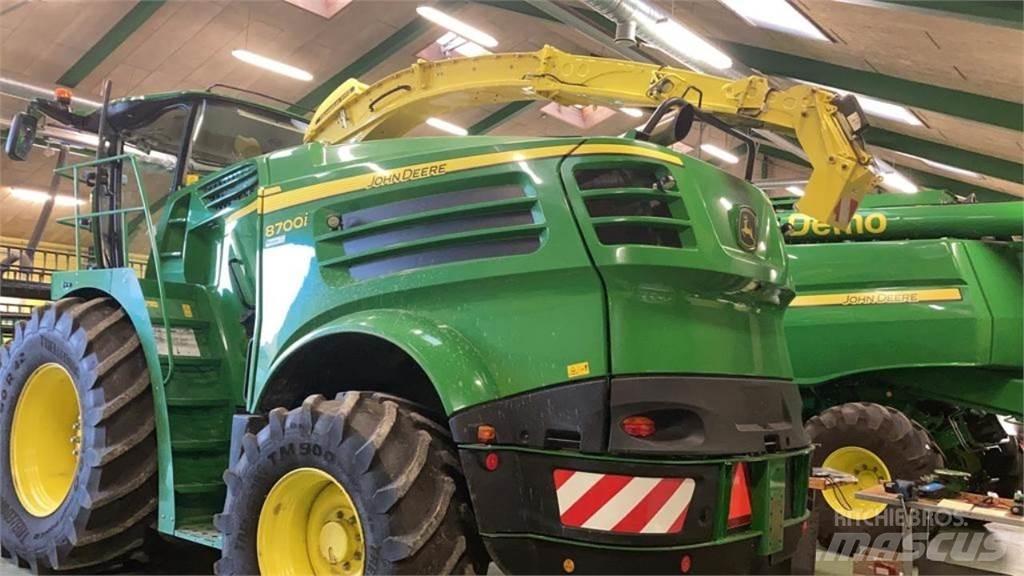 John Deere 8700 Falciatrinciatrici