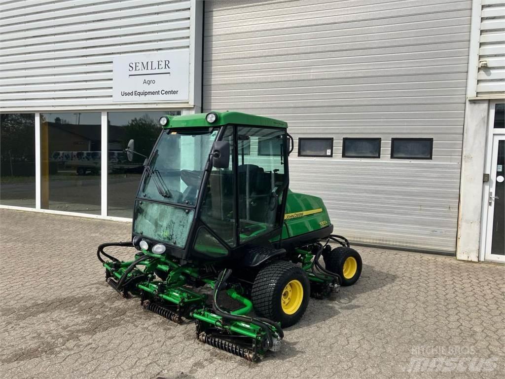 John Deere 8700 A Tosaerba per il fairway