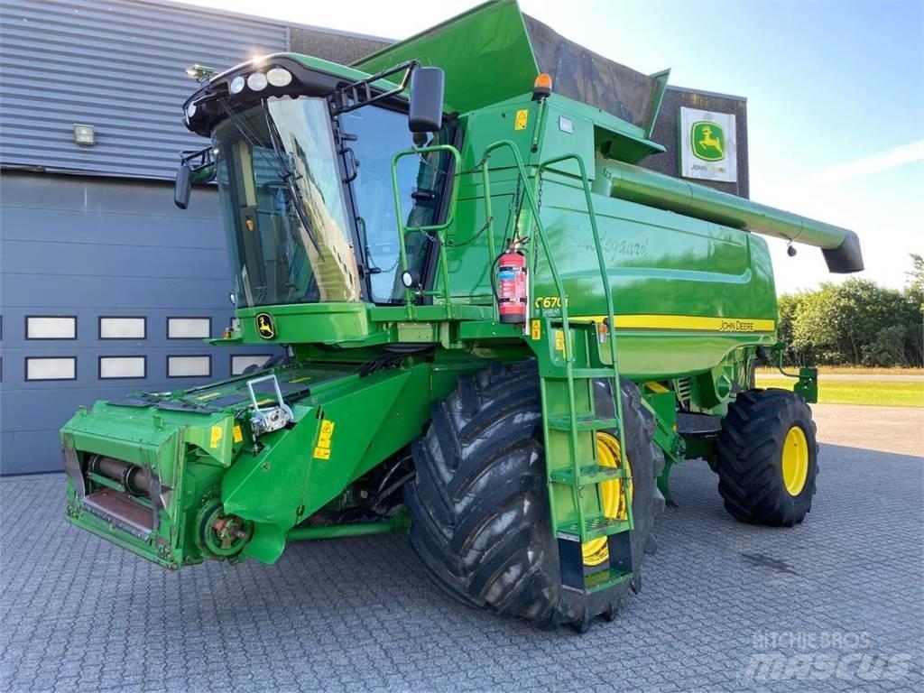 John Deere C670 Mietitrebbiatrici