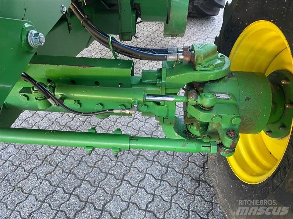 John Deere C670 Mietitrebbiatrici