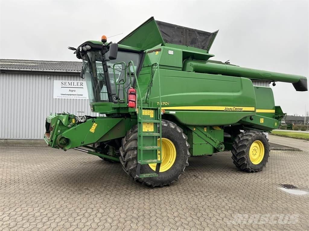 John Deere T670 Mietitrebbiatrici